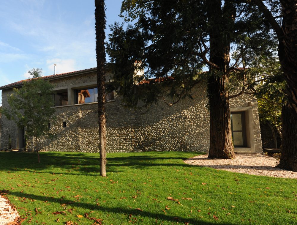 amenagement de bureaux sous charpente en bois de maison ancienne par AIM