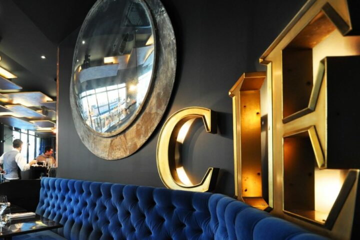 Décoration BERGO et éclairage design dans le restaurant La Compagnie Française.