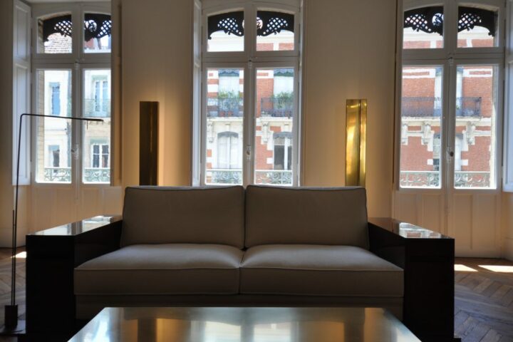 Décoration haut de gamme et mobilier design BERGO pour un espace événementiel tertiaire.