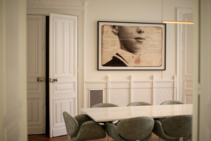 Décoration haut de gamme et mobilier design BERGO pour un espace événementiel tertiaire.