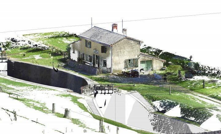 Vue extérieure de la maison éclusière à Laval faisant l'objet d'un diagnostic par AIM Projets.
