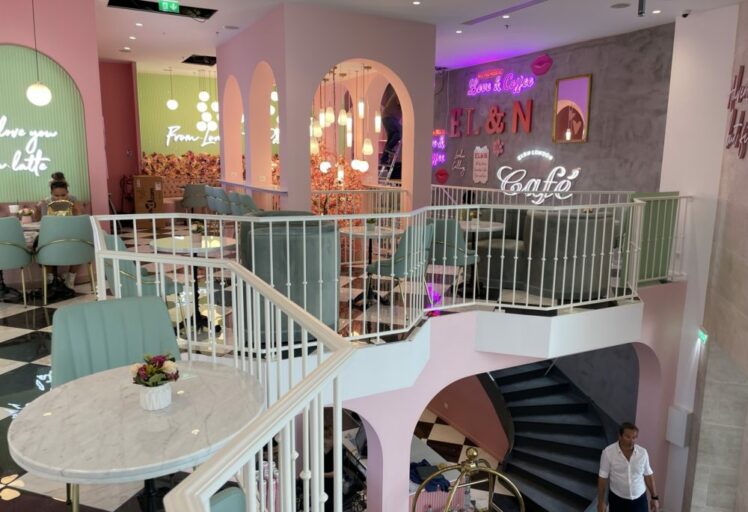 Aménagement intérieur du restaurant EL&N London au Carrousel du Louvre à Paris. Par aim