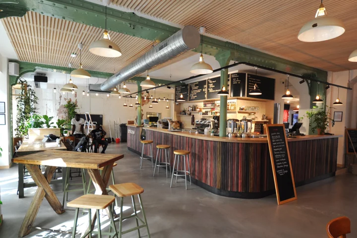 Salle de Sport & Restaurant : Design Circulaire — AIM
