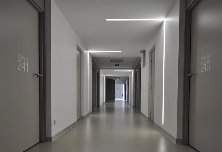 Architecture santé clinique site occupé Toulouse - couloir