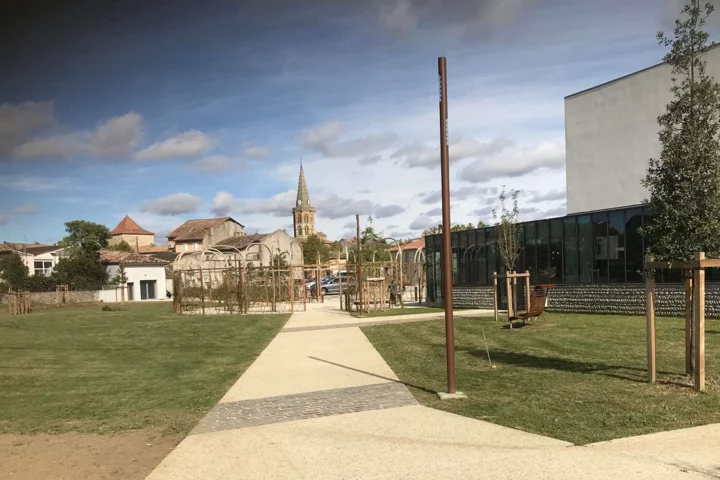 CONSTRUCTION D’UN ESPACE CULTUREL - EN LIEN AVEC LES ARCHITECTES DES BÂTIMENTS DE FRANCE