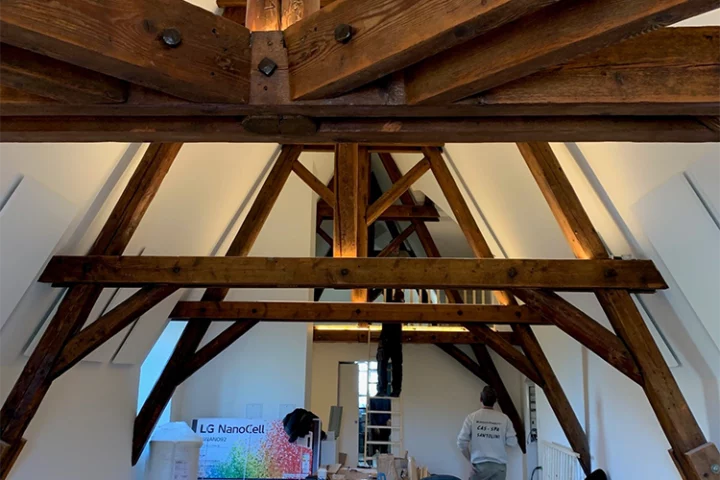 amenagement-combles-poutres-apparentes